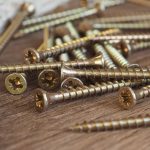 Vis pour bois : comment choisir le bon modèle selon votre support ?